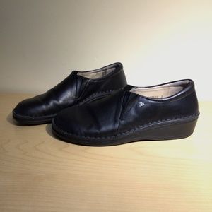 Finn Comfort Black Leather Walking Shoes, GUC